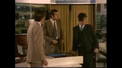 Monty Python - I d like to buy a hearing aid 