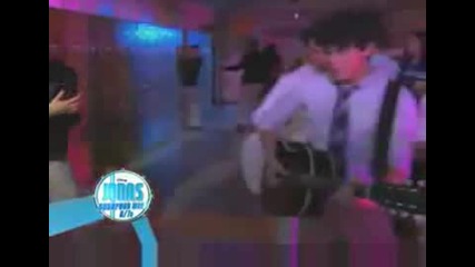 J.o.n.a.s. - Jonas Brothers - Give Love A Try