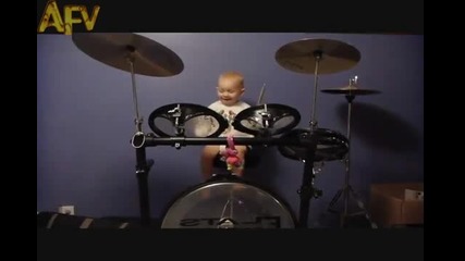 Най - малкия барабанист в света 