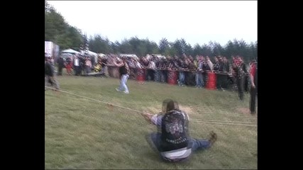 Рокер събор - Хасково 2010 - игра - дърпане на въже - част 1 