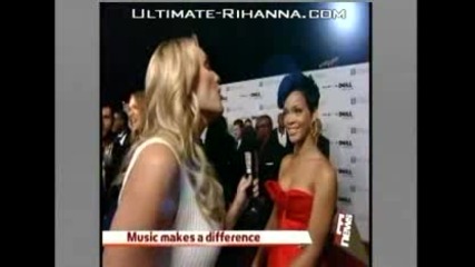 Rihanna дава интервю пред камерата на Spirit