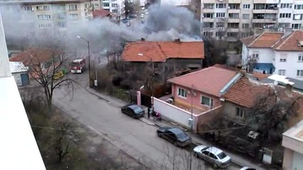 Пожар в квартал Надежда в София !