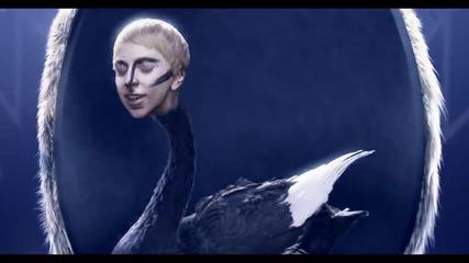 Lady Gaga - Applause (official)