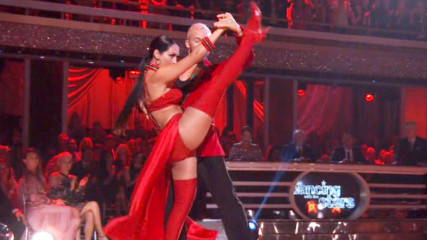 Nikki Bella makes her "Dancing with the Stars" debut