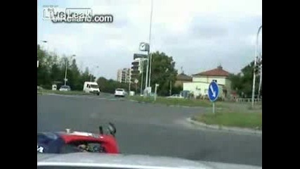 Мотористът ще избяга ли на полицаите?