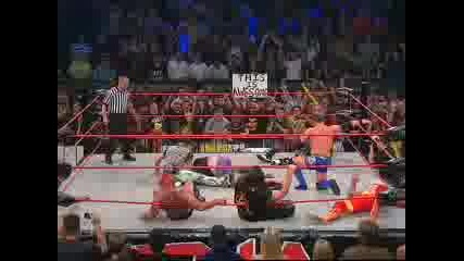 Jeff Hardy returns to save Hulk Hogan and Abyss 
