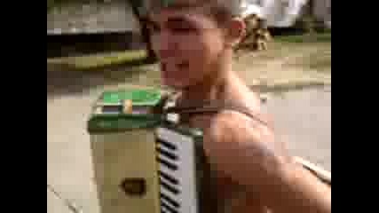 Tarjestfo Po Pazara s Likadrion :d