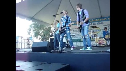 5 Colors In Her Hair cover by R5 at Children's day