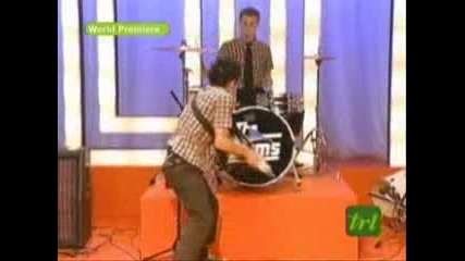 Sum 41 - Still Waiting 