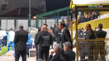 Асен Караславов предпочете да гледа Ботев - Левски от тунела