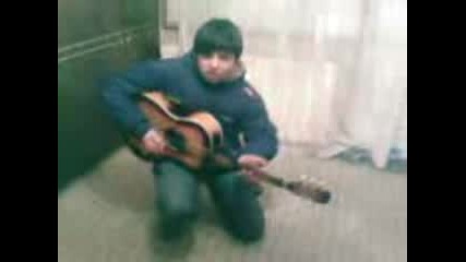 daidoo sviri na kitara :)