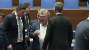 Отстраниха от заседанието на НС Манол Пейков - залял квестор с вода