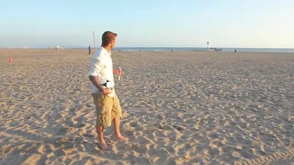 Дейвид Бекъм се забавлява на плажа
