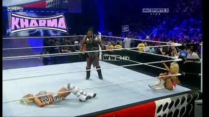 Kharma дебютира в Първична Сила - Raw 05/2/11