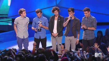 One Direction печелят награда за Best New Artist - Mtv Vmas 2012