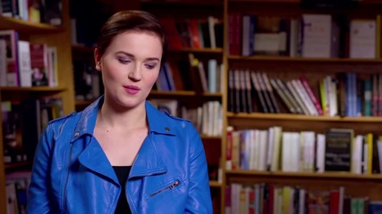 Veronica Roth Divergent Q&a- Who is divergent to you