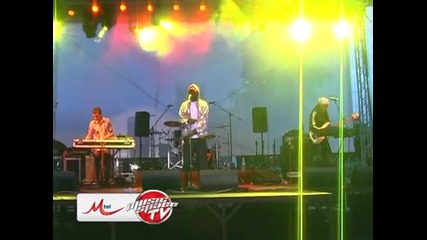 Tri O Five снимат на морето 