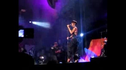 Rihanna Unfaithful @ MTV Mobile Party Italy