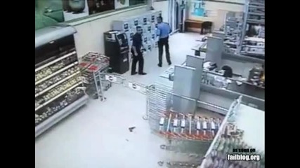 Много добра охрана има този магазин 
