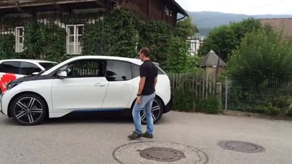 Bmw i3 със система за паркиране без шофьор в колата !