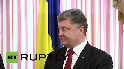 Ukraine: Canadian PM Harper meets Poroshenko after pledging $5 million to train army