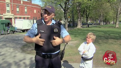 Дете каратист раздава ритници на Полицай - Скрита Камера