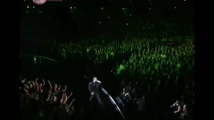 Eminem Grammys 2011 feat. Rihanna Skylar Grey and Dr. Dre - I need a doctor