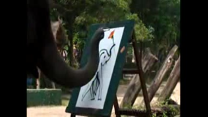 Невероятно Слон Рисува Повече От Хубаво