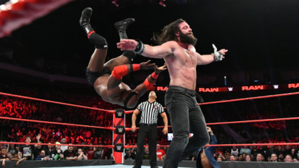 Elias vs. Bobby Lashley - No Disqualification Match: Raw, Nov. 26, 2018