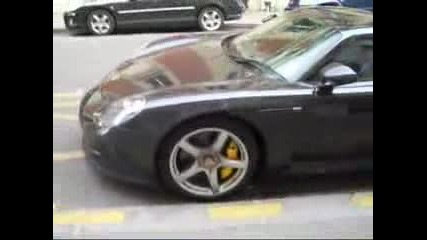 Black Porsche Carrera Gt