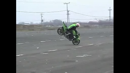 Kawasaki Z1000 Stunt Riding!!!