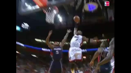 Top 10 : Dwyane Wade Plays of the 08 - 2009 Сезон ... 
