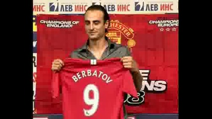 Berbatov Pozira S Flanelkata Na Man. Utd..