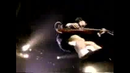 Най- великата песен на Ac Dc - Thunderstruck