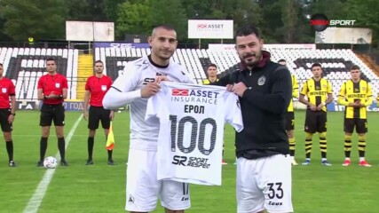 Ерол Дост получи поздравления по случай 100 изиграни мача с екипа на Славия