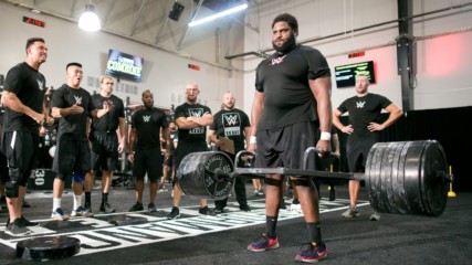 Omari Palmer’s record-breaking 800-pound deadlift: WWE PC Combine sneak peek (WWE Network Exclusive)