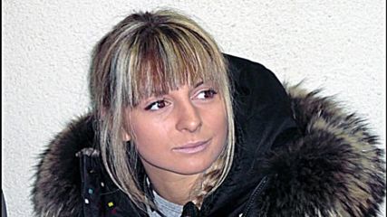 Сани Жекова тренира мъжки техники, чака уникален борд