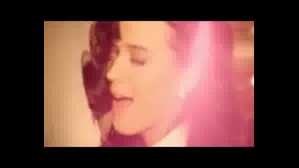 Katy Perry - I Kissed A Girl