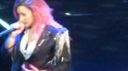 Let it Go- Demi Lovato Концерт в Сан Хосе, Калифорния (11.02.2014)