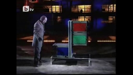 Разбулените тайни на магията - Магът разделя асистентка на 3 части (27.12.2009) 