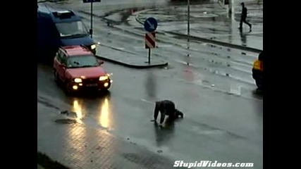 Пияно пресичане на улицата 