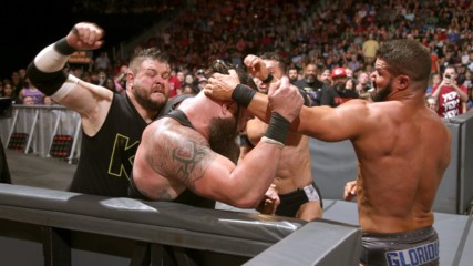 Braun Strowman vs. Finn Bálor vs. Bobby Roode vs. Kevin Owens - Fatal 4-Way Match: Raw, June 11, 2018
