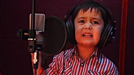 4-годишно хлапе с уникален глас !!!