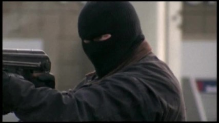 400 Cops - Vs - Two heavily-armed and armored bank robbers True events 1997
