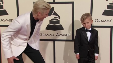 Джъстин Бийбър и брат му на червения килим на Grammys 2016