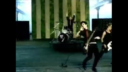 ( ( Hq ) ) Green Day - American Idiot ( ( Oficial Music Video ) ) 