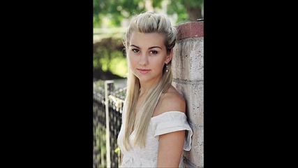 Chelsea Staub 
