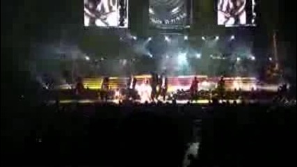 Miley Cyrus - Fly on the wall ; Michael Jackson tribute {live wonder world tour 2009}