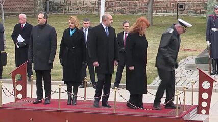 Тържествена церемония пред Паметника на Незайния воин в София
