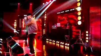 Eminem - No Afraid ( Friday Night with Jonathan Ross 04 - 06 - 10 ) 